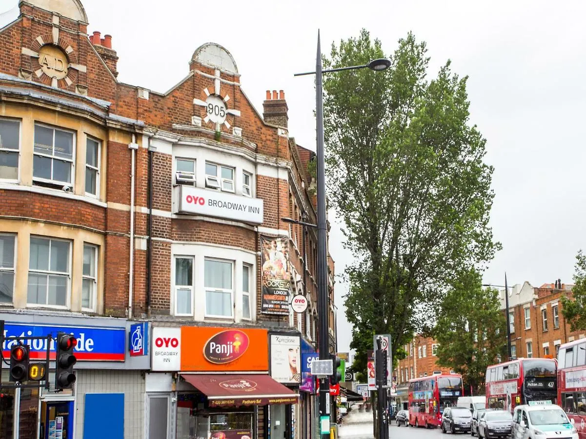 The Broadway Hotel - London Heathrow Southall