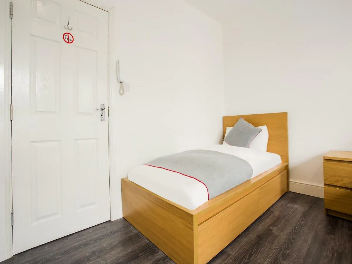 The Broadway Hotel - London Heathrow Southall